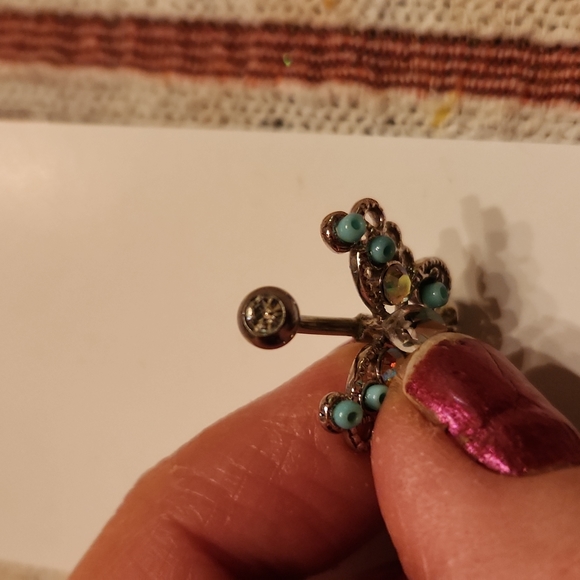 Butterfly dangle belly banana ring. - Picture 3 of 3